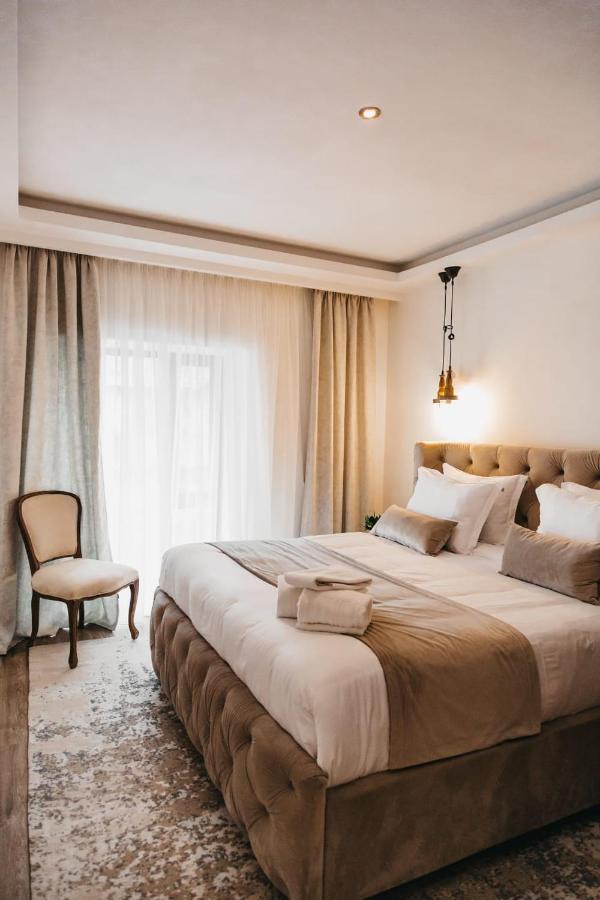 The Berg'S 2 Hotel Ocna Mures Bagian luar foto