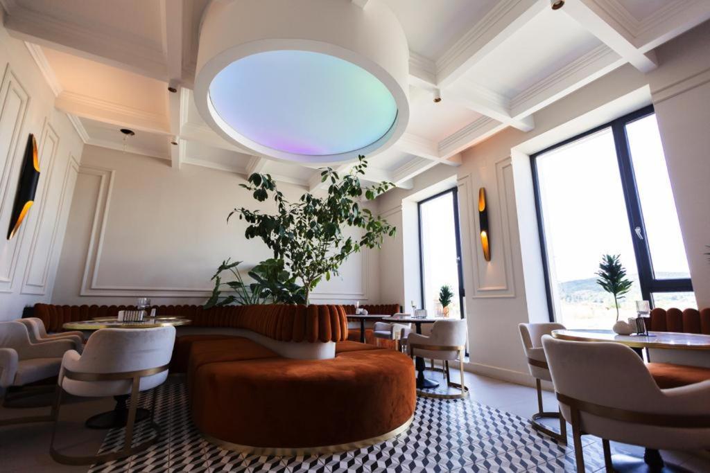 The Berg'S 2 Hotel Ocna Mures Bagian luar foto